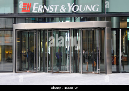 Entrée du bureau d'Ernst & Young Banque D'Images