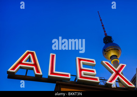 À la Fernsehturm Alexanderplatz, Berlin, Allemagne Banque D'Images