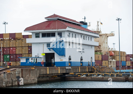 Salle de contrôle des écluses de Gatun, Canal de Panama Banque D'Images