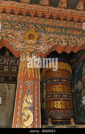 Trongsa Dzong à prières au temple intérieur Bhoutan entrée Banque D'Images