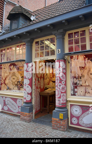 Entrée d'une boutique de dentelle à Bruges, Belgique Banque D'Images