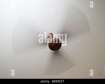 Un ventilateur de plafond Banque D'Images