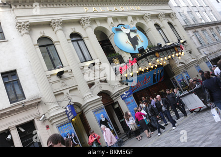 Élévation avant de la renommée du monde London Palladium Theatre à Argyll Street, Londres. Banque D'Images