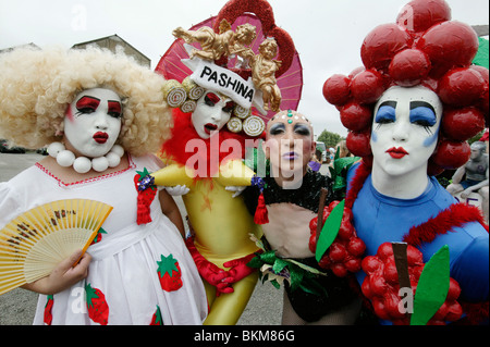 Les participants à l'événement l'Europride 2003 à Manchester, UK Banque D'Images