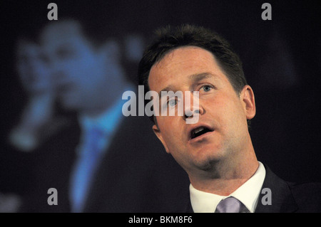 Vice-PREMIER MINISTRE BRITANNIQUE NICK CLEGG DU PARTI LIBÉRAL DÉMOCRATE À LONDRES Banque D'Images