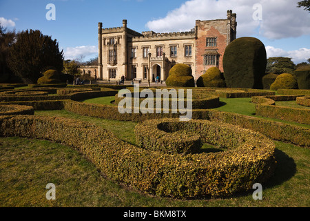 Château Elvaston (façade sud du Jardin Partere), Derbyshire. Banque D'Images