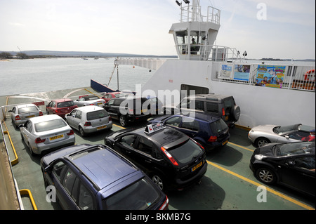 La chaîne complète de Sandbanks ferry voitures de port de Poole à Sandbanks et Studland Banque D'Images