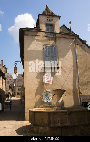 Rue du Bourguet avec belle architecture ancienne à Najac Aveyron Midi-Pyrénées France Banque D'Images