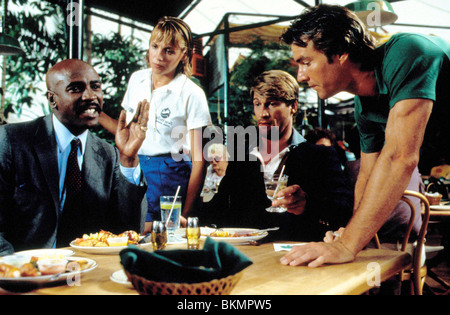 JAWS 3-D (1983) LOUIS GOSSETT JR, BESS ARMSTRONG, SIMON MACCORKINDALE, Dennis Quaid JW3 004 Banque D'Images