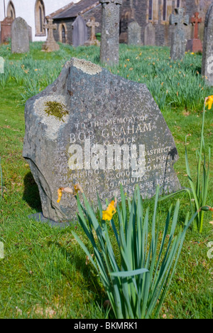 La tombe de Bob Graham, le légendaire coureur a chuté, l'église de Borrowdale, Stonethwaite Banque D'Images