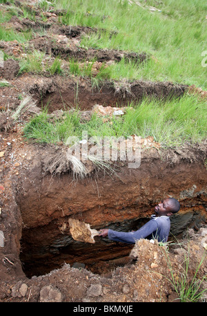 Tombes sur un cimetière près de Pietermaritzburg, Afrique du Sud. Beaucoup de jeunes personnes est décédé à cause du VIH et sida Banque D'Images