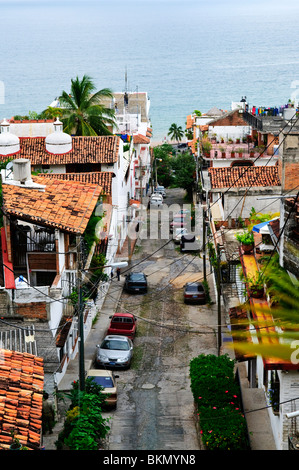 Rue menant à l'océan pacifique à Puerto Vallarta, Mexique Banque D'Images