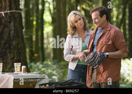 RV : RUNAWAY VACATION (2006), ROBIN WILLIAMS, Cheryl Hines RV 001-13 Banque D'Images