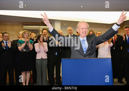 Reg Empey, chef du parti conservateur et unioniste, avant les élections de 2010 Banque D'Images