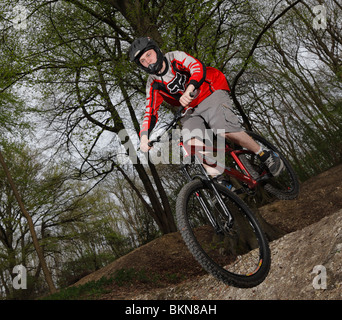 Dirt bike freeride cavalier. Banque D'Images