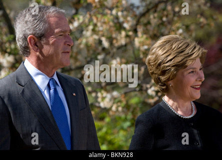 Le Président George W Bush et la Première dame Laura Bush. Banque D'Images