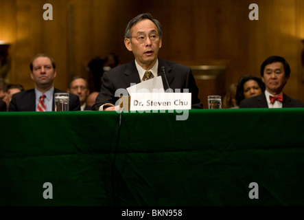 Le secrétaire de l'Énergie, Steven Chu témoigne sur la colline du Capitole. Banque D'Images