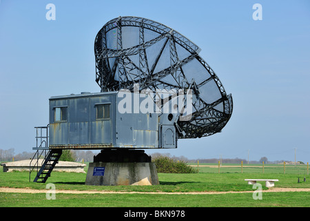 Seconde Guerre mondiale Würzburg Riese radar à Langrune-sur-mer, Normandie, France Banque D'Images