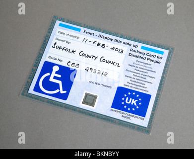 Personnes handicapées carte de stationnement utilisé au Royaume-Uni Banque D'Images