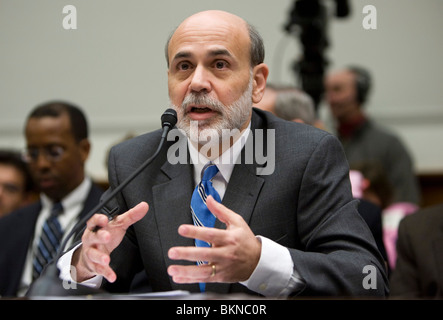 Le Président de la Réserve fédérale, Ben Bernanke témoigne sur la colline du Capitole. Banque D'Images