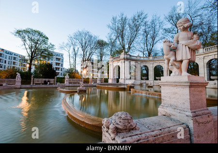 Fontaine de contes de fées, Volkspark Friedrichshain, Berlin, Allemagne Banque D'Images