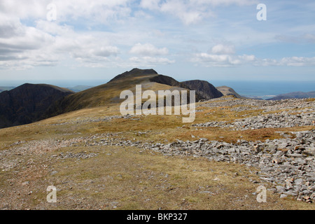 La vue du sommet du Cadair Idris, Penygadair, du sommet des voisins Moel Mynydd Banque D'Images