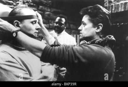 Sur le plateau de tournage (ALT) (ALT) O/S 'LE SILENCE DES AGNEAUX" (1991), Anthony Hopkins, Jonathan Demme (DIR) SOL 001P Banque D'Images