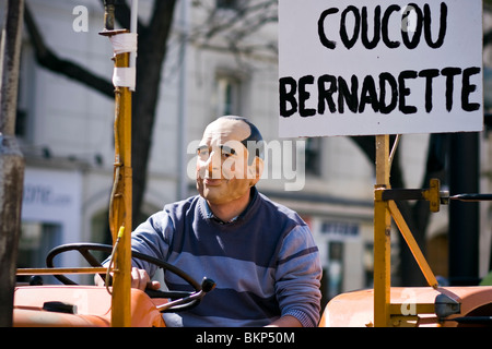 Les agriculteurs français ont conduit des centaines de tracteurs dans les rues de Paris lors d'une protestation contre la détérioration des conditions économiques. Banque D'Images