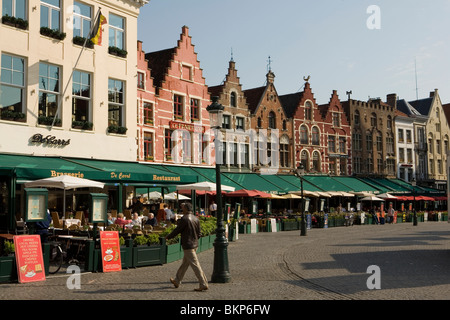 Cafés sur place à Bruges Banque D'Images