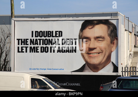 Un Parti conservateur Générale Mai 2010 poster (critiquer Gordon Brown) sur l'affichage dans l'ouest de Londres, Royaume-Uni. Banque D'Images