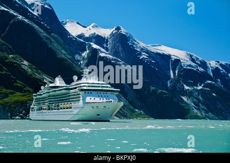 Royal Carribean Cruise ship in Endicott, Tracy Arm Arm-Fords la terreur, le sud-est de l'Alaska Wilderness National Banque D'Images