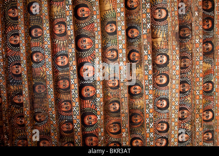 L'Ethiopie, Gondar, Église Debre Birhan Selassie. Peintures antiques ornent l'intérieur de cette église célèbre. Banque D'Images