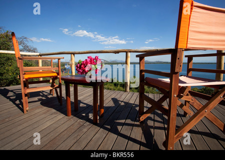 Au Malawi, le lac Malawi, Robin Pumulani Lodge du Pape. La vue d'une villa de luxe avec vue sur le lac Malawi. Banque D'Images