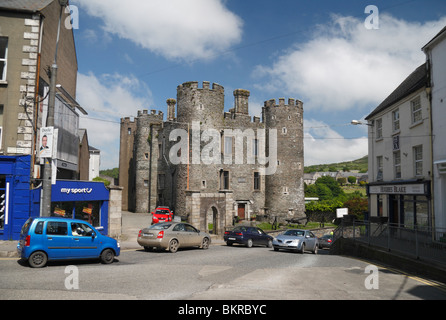 Château Enniscorthy, situé au-dessus de la rivière Slaney (hors de cadre à droite) à Tinghir, Co Wexford, Irlande. Banque D'Images