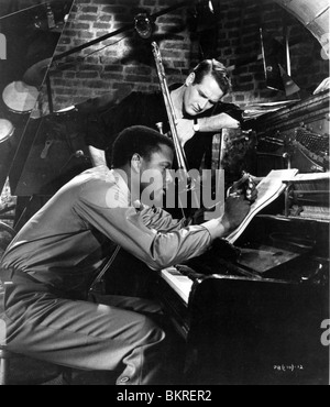 PARIS BLUES (1961) Paul Newman, SIDNEY POITIER MARTIN RITT (DIR) PBLU 003 Banque D'Images