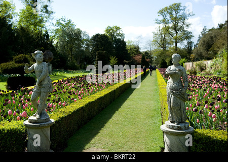 Le jardin au printemps à Cliveden, España Banque D'Images