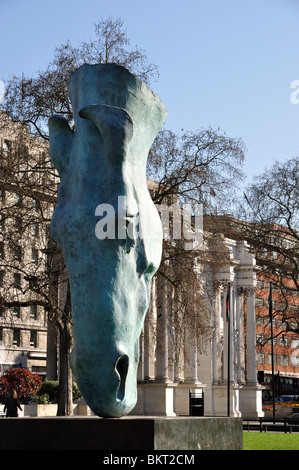 Statue cheval géant à Marble Arch, London, England Banque D'Images