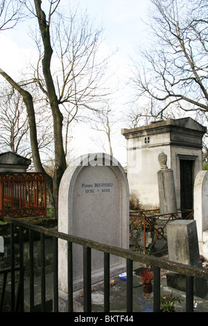 Tombeau de Pierre Bourdieu dans Cimetière du Père Lachaise, Paris, France. Banque D'Images