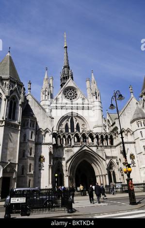 La Royal Courts of Justice Building, The Strand, London, England, UK Banque D'Images