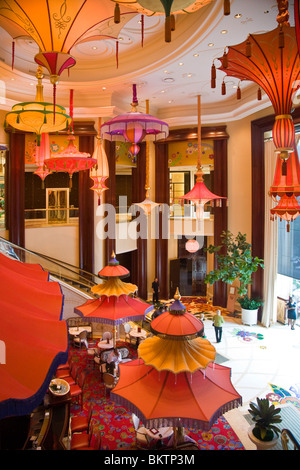 Type de fantaisie d'éclairage et de parapluies à l'intérieur du WYNN Hotel and Casino - LAS VEGAS, NEVADA Banque D'Images