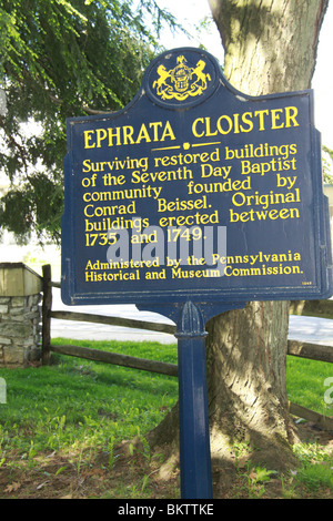 Marqueur historique à l'Ephrata Cloisters dans le comté de Lancaster, PA Banque D'Images