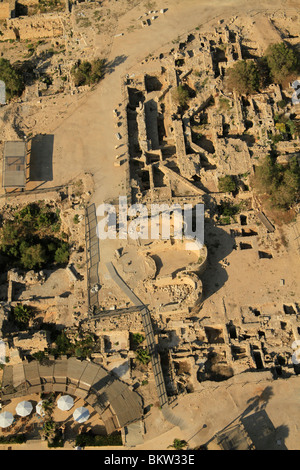 Israël, Sharon région, une vue aérienne des fouilles archéologiques dans la région de Césarée Banque D'Images