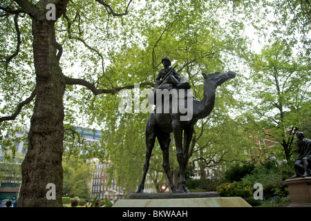 Mémorial à l'Imperial Camel Corps canadien de la Première Guerre mondiale en Embankment Gardens à Londres UK Banque D'Images