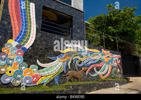 Mosaic art créés par Diego Rivera le long du mur extérieur de la Chambre des vents à Acapulco, Guerrero, Mexique. Banque D'Images