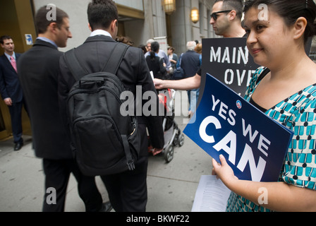 Les membres de l'organisation du groupe pour l'Amérique de protestation devant la Bourse de New York Banque D'Images