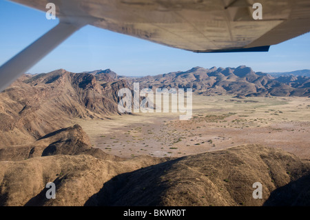 Vue aérienne de l'Hoanib lit de rivière à sec, Skeleton Coast, le Damaraland, Namibie. Banque D'Images