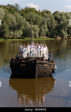 Barge à Jõmmu hanséatique sur la rivière Emajõgi, Estonie Banque D'Images