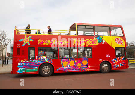 Bus de tourisme à Liverpool UK Banque D'Images