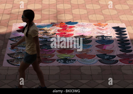 Fans de vente à Plaza de Espana Banque D'Images