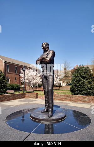 Dale Earnhardt Statue en Dale Earnhardt Plaza à Kannapolis, en Caroline du Nord Banque D'Images